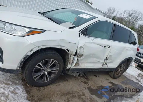 2019 Toyota Highlander Le from USA, damaged, VIN 5TDBZRFH4KS993888